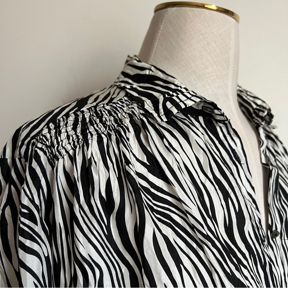 Gerard Darel Silk 3/4 Sleeve Zebra Printed Button Up Blouse Size 36 - Picture 2 of 7